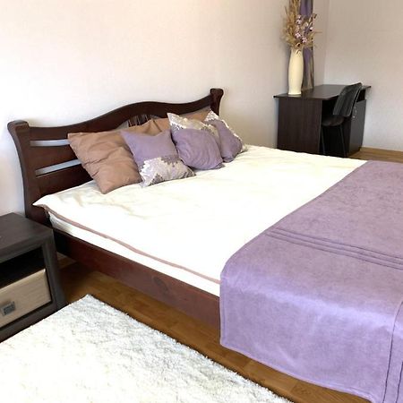 Центр. Поруч Парк Та Став Apartamento Ternopil Exterior foto