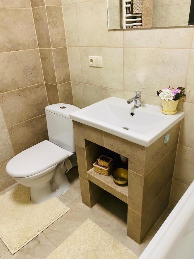 Центр. Поруч Парк Та Став Apartamento Ternopil Exterior foto
