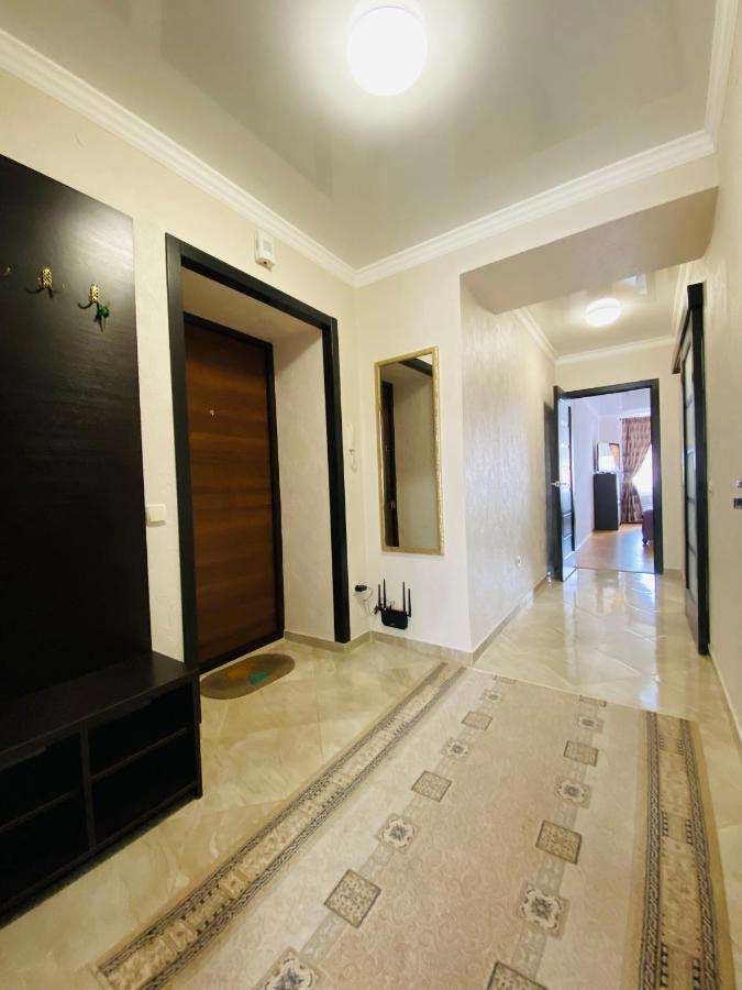 Центр. Поруч Парк Та Став Apartamento Ternopil Exterior foto